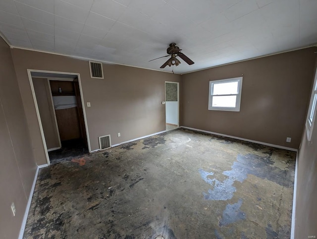 unfurnished bedroom featuring ceiling fan