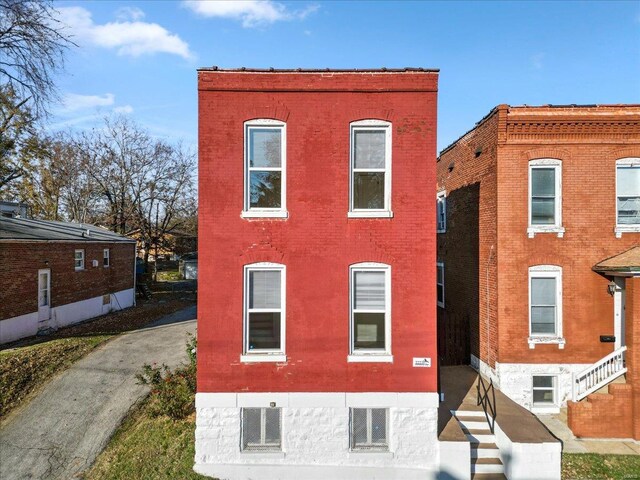 view of front of house