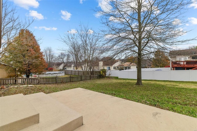 view of yard featuring a patio area