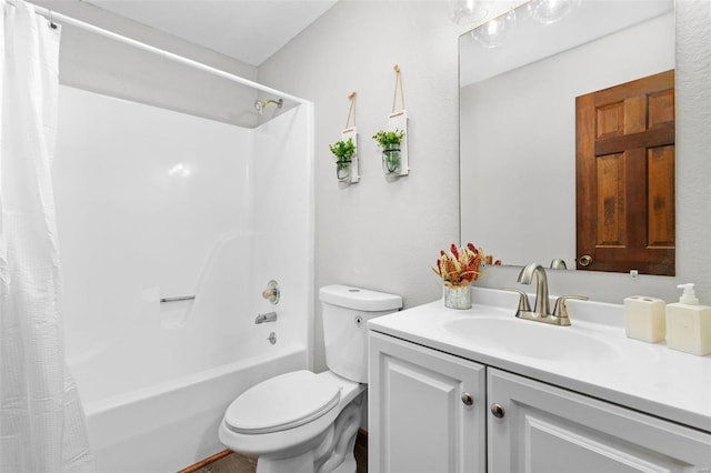 full bathroom featuring shower / bath combo with shower curtain, vanity, and toilet