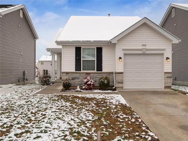 view of front facade featuring a garage