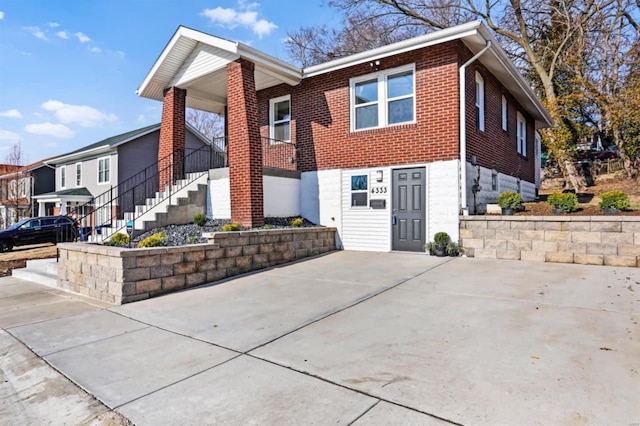 view of front of property