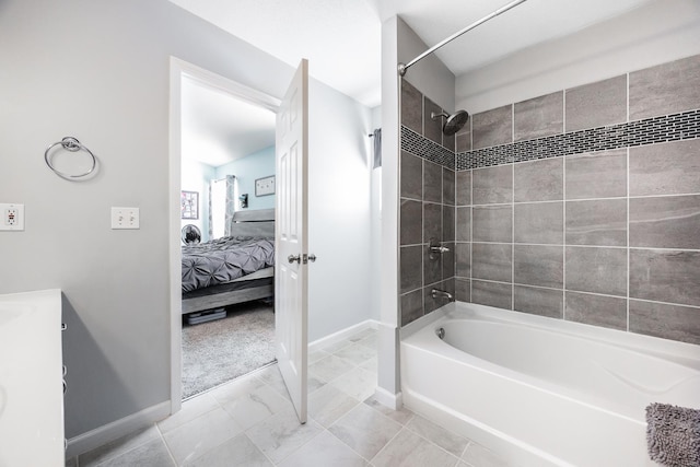 bathroom with tiled shower / bath