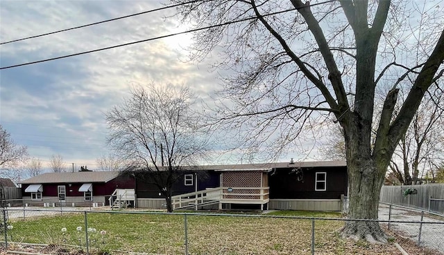 view of front of home with a front yard