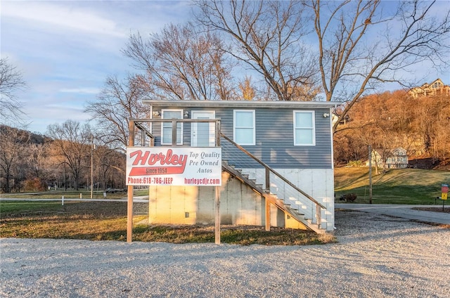 view of front of property