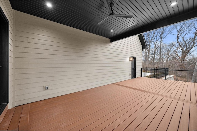 deck with ceiling fan