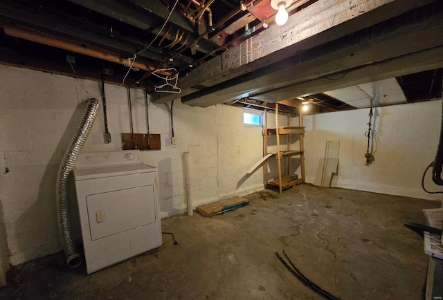 basement with washer / clothes dryer