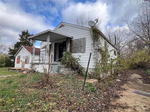 view of front of property with covered porch