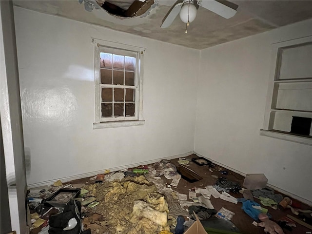 empty room featuring ceiling fan