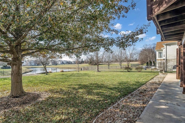 view of yard featuring a water view