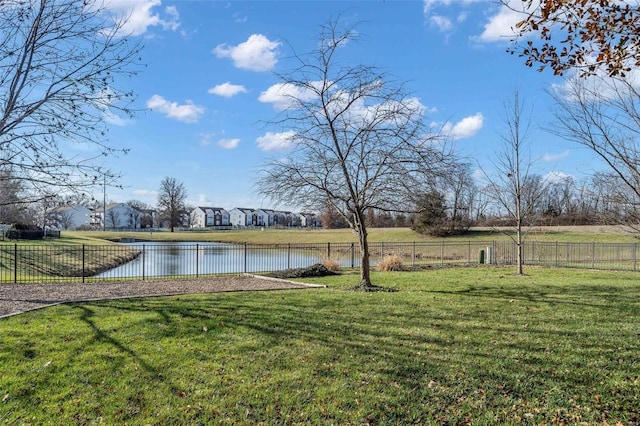 view of yard featuring a water view