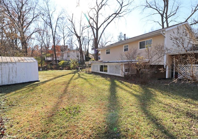 view of yard with a shed