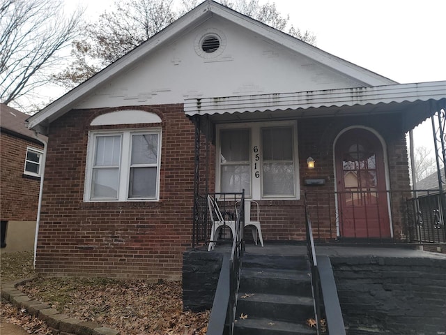 view of front of property with covered porch