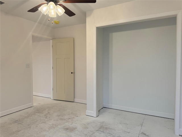 empty room with ceiling fan