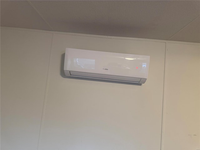 room details with an AC wall unit