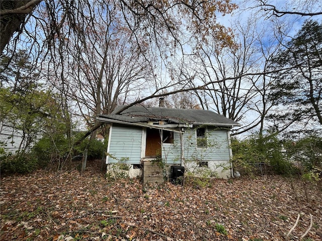 view of outdoor structure