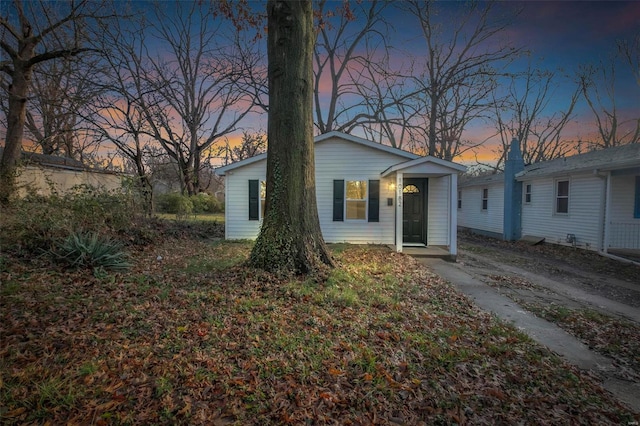 view of front of property