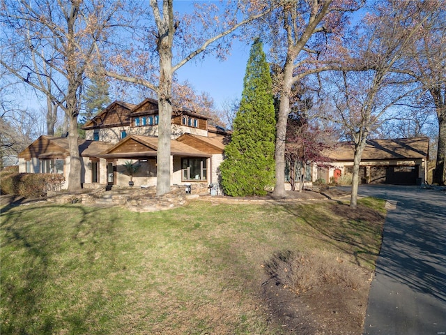 view of front of house with a front lawn