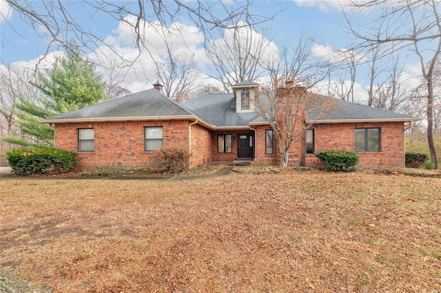 view of front of house with a front yard