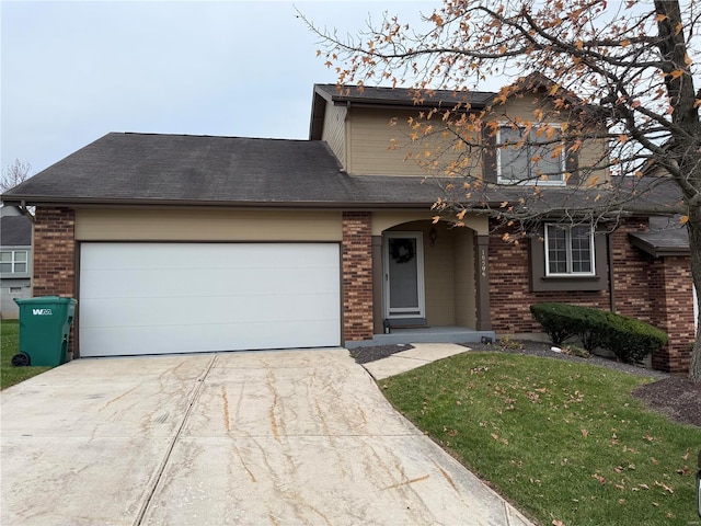 view of front property featuring a garage