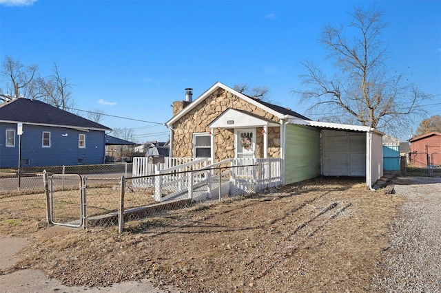 view of front facade featuring a carport