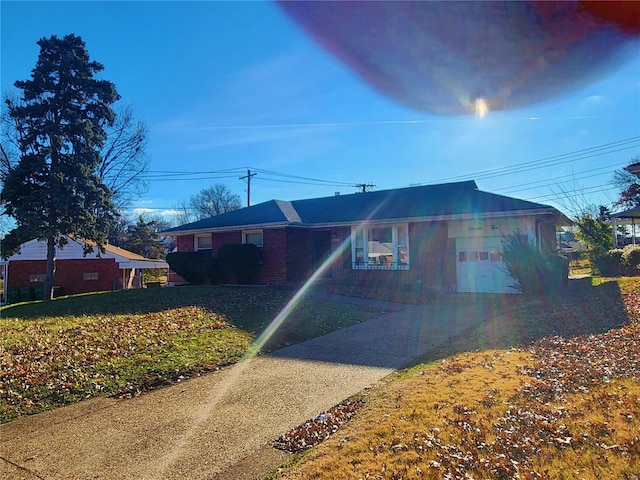 view of front of home featuring driveway