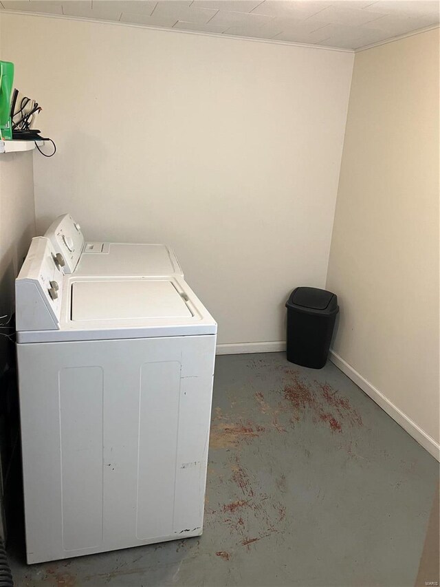 laundry area featuring washer and clothes dryer