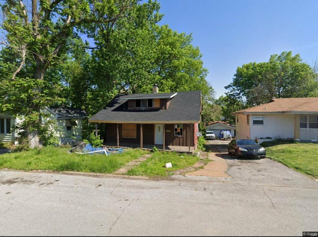 bungalow-style home with covered porch