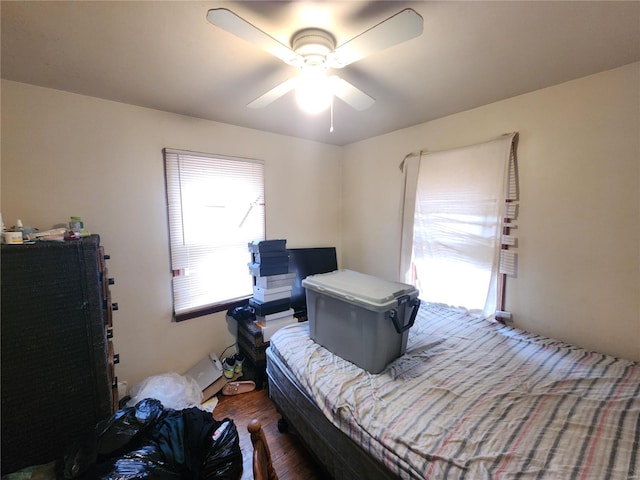 bedroom featuring a ceiling fan