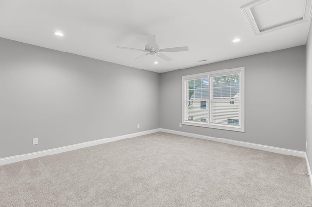 unfurnished room featuring carpet flooring and ceiling fan