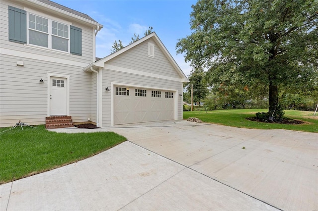 view of front of house with a front lawn