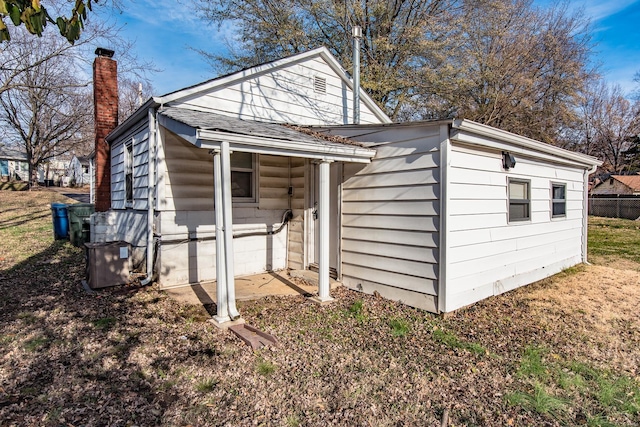 view of outbuilding