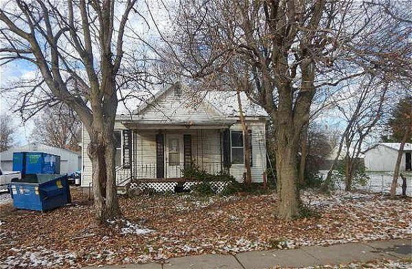 view of front of home with covered porch