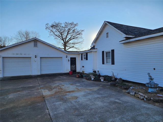 view of front of house featuring a garage