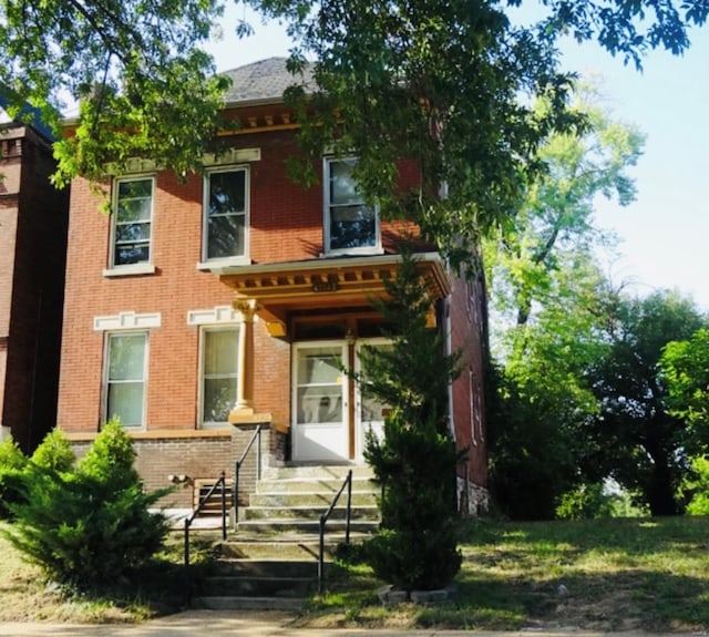 view of front facade