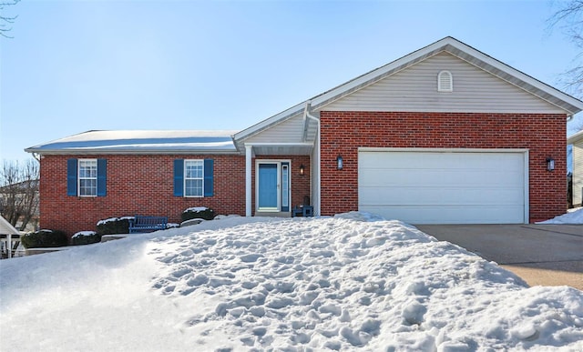 view of front of house featuring a garage