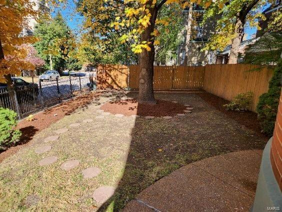 view of yard with a patio area