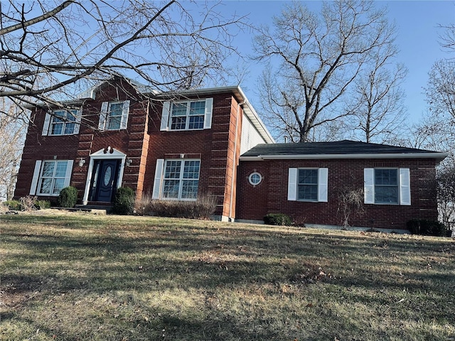 view of front of home featuring a front yard