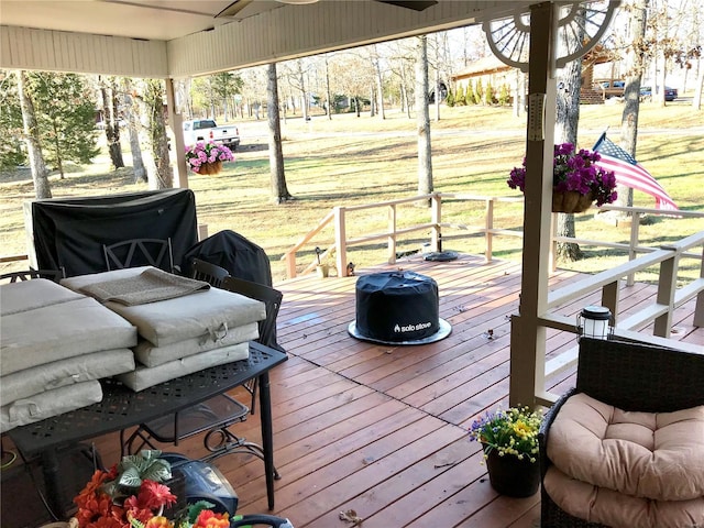 deck featuring ceiling fan