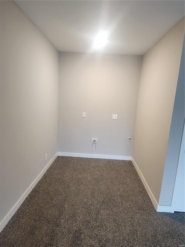 unfurnished room featuring carpet floors