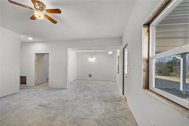 empty room with ceiling fan