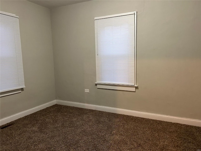 spare room with carpet flooring