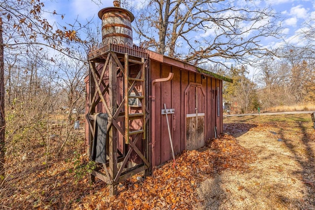 view of outdoor structure