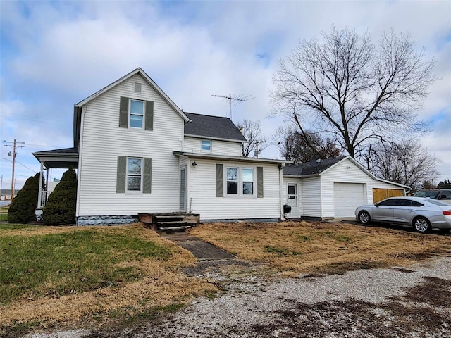 view of front of home with a front lawn