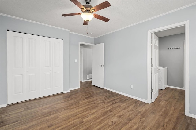 unfurnished bedroom featuring ceiling fan, dark hardwood / wood-style floors, ornamental molding, and a textured ceiling