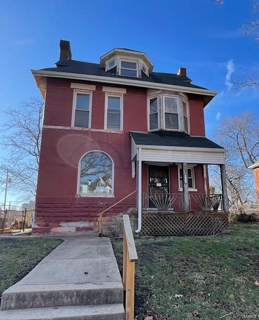 view of front of home with covered porch