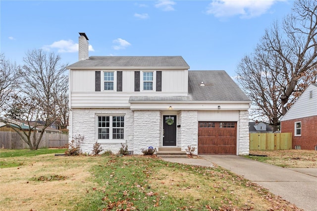 view of front of property with a front lawn