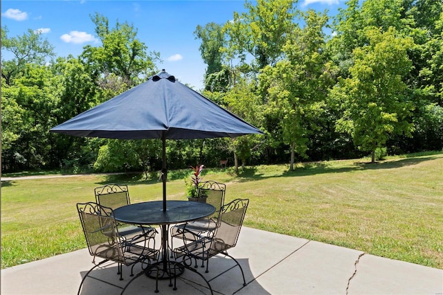 view of patio / terrace with outdoor dining space