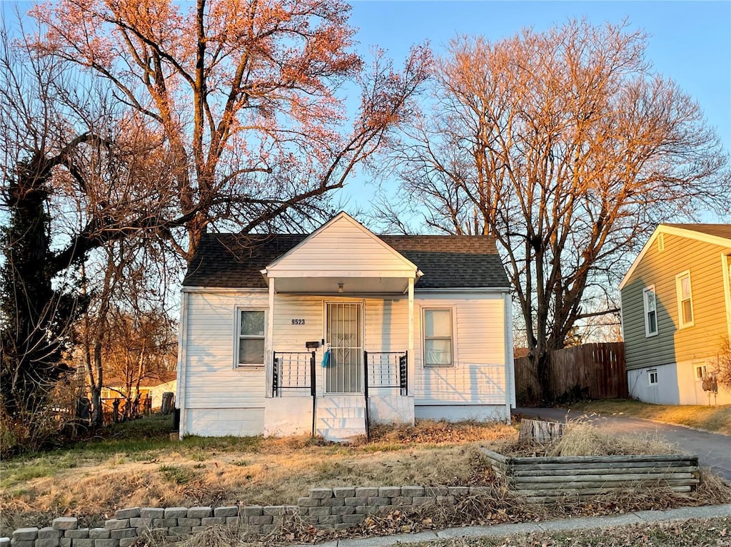 bungalow with a porch