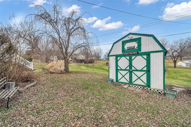 exterior space with a yard